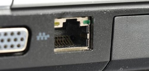 Cách sử dụng các khe cắm trên laptop, máy tính xách tay hiệu quả