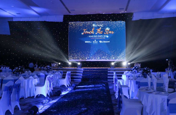 mau backgroup Year End Party