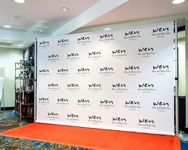 mau Backdrop