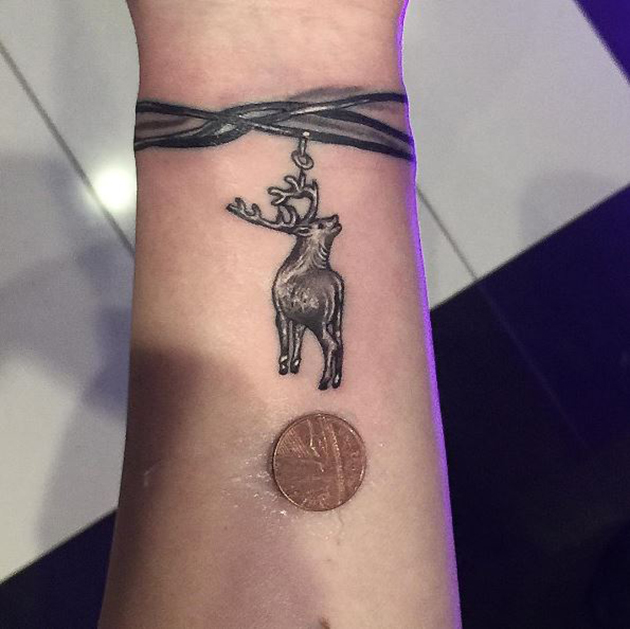 Tattoo vong tay nam