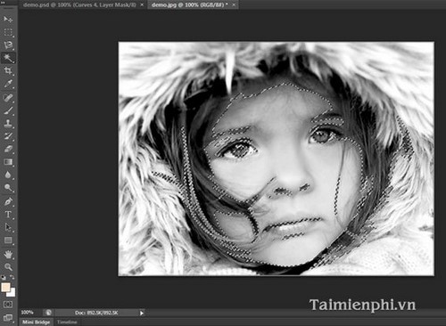 Chuyển đổi ảnh đen trắng sang màu sắc trong Photoshop sẽ giúp tạo ra những bức ảnh tuyệt đẹp với những chi tiết sắc nét và màu sắc sống động. Hãy khám phá những cách thức sáng tạo mà công cụ của chúng tôi mang lại và tạo ra những ảnh sống động theo cách của riêng bạn!