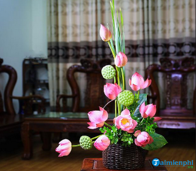 Những loài hoa nên bày trên bàn thờ để mang nhiều tài lộc